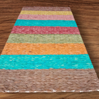 Tapete Trançado 
à mão em tear de prego 
tam 0,50x1,00cm
240,00